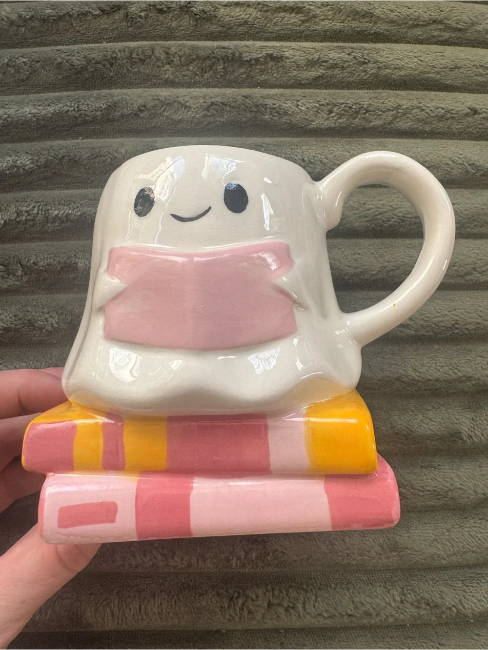 Cute Ceramic Ghost Mug with Pink Book Accent - Home Kitchen Coffee & Tea
